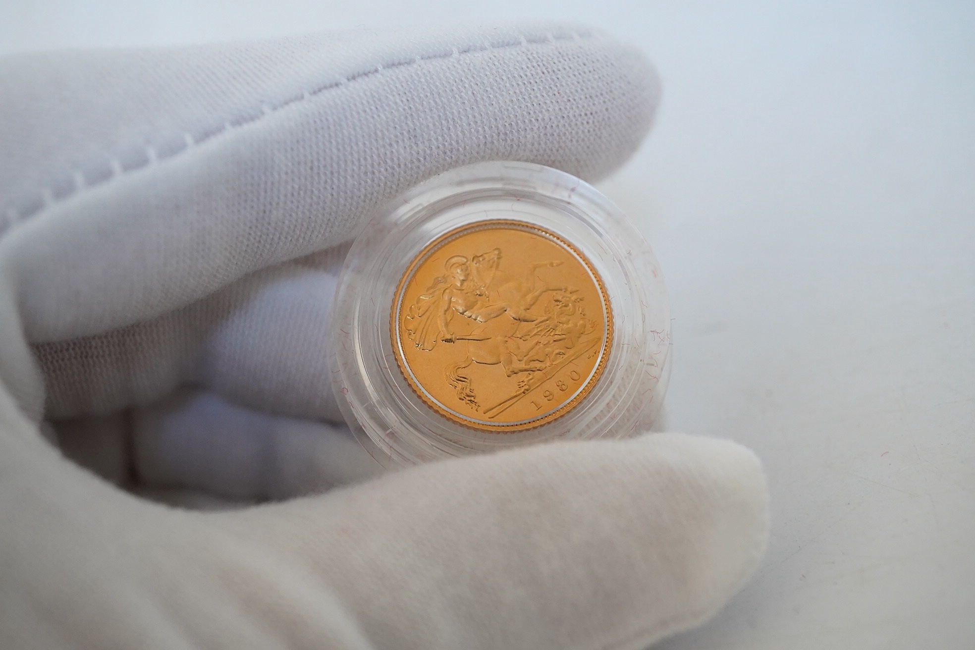 British gold coins, 1980 QEII proof gold half sovereign, in case of issue with certificate